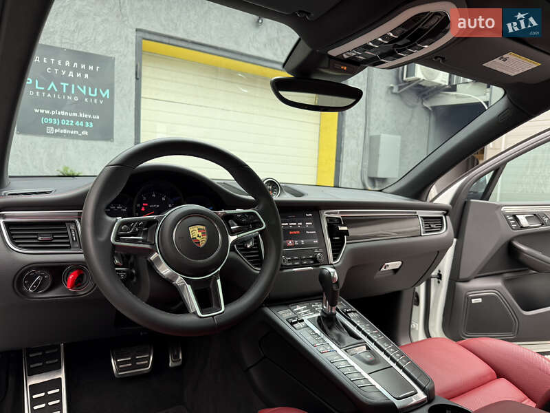 Внедорожник / Кроссовер Porsche Macan 2017 в Киеве