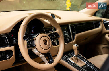 Внедорожник / Кроссовер Porsche Macan 2015 в 