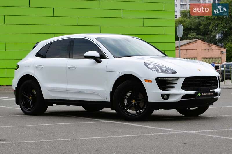 Позашляховик / Кросовер Porsche Macan 2015 в 