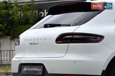 Позашляховик / Кросовер Porsche Macan 2015 в 