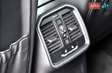 Позашляховик / Кросовер Porsche Macan 2015 в 