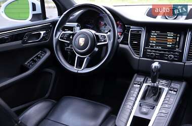 Позашляховик / Кросовер Porsche Macan 2015 в 