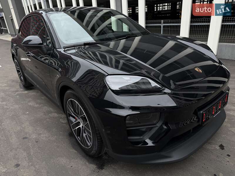 Позашляховик / Кросовер Porsche Macan 2024 в Києві