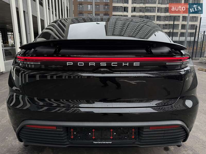 Позашляховик / Кросовер Porsche Macan 2024 в Києві