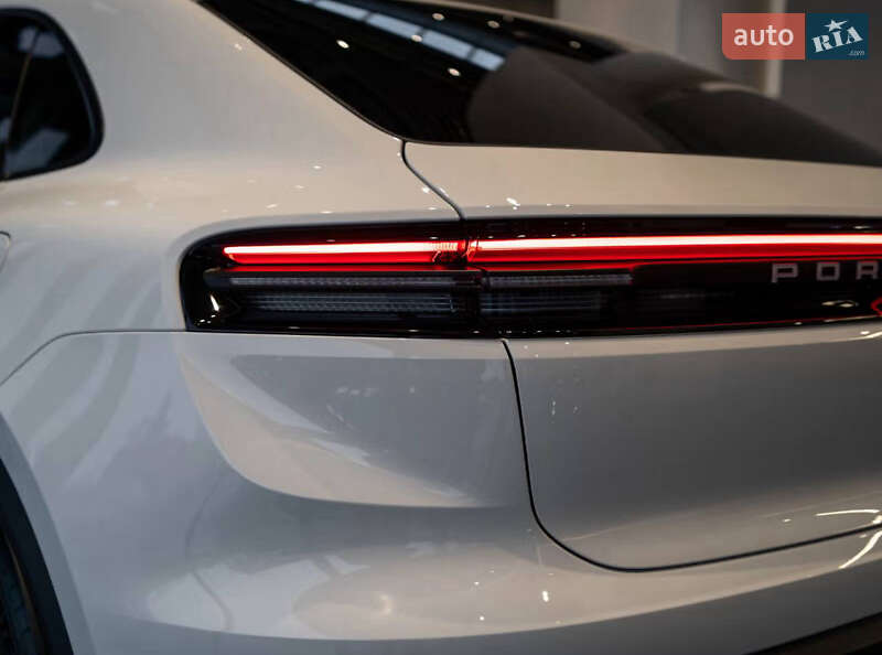 Внедорожник / Кроссовер Porsche Macan 2025 в Киеве