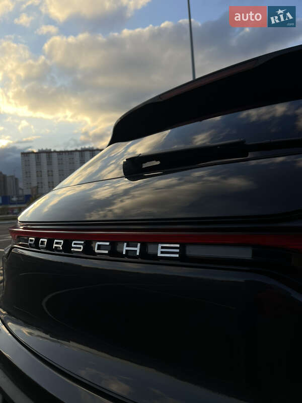 Позашляховик / Кросовер Porsche Macan 2022 в Києві