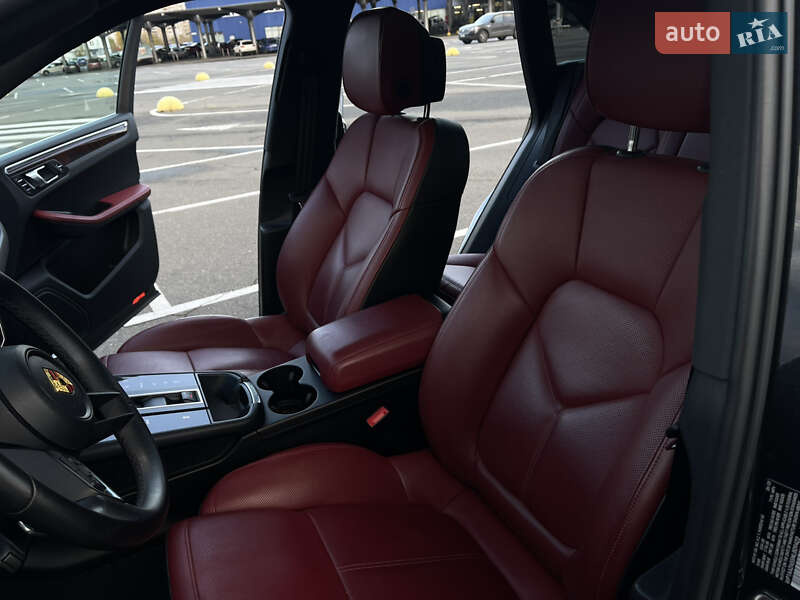 Позашляховик / Кросовер Porsche Macan 2022 в Києві