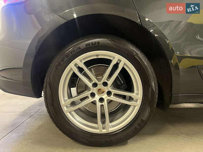 Внедорожник / Кроссовер Porsche Macan 2024 в Киеве