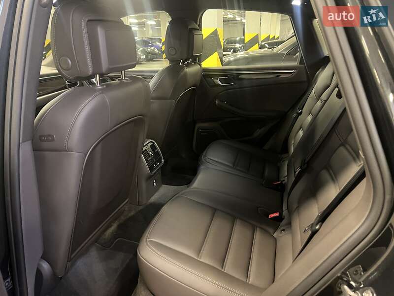 Внедорожник / Кроссовер Porsche Macan 2024 в Киеве