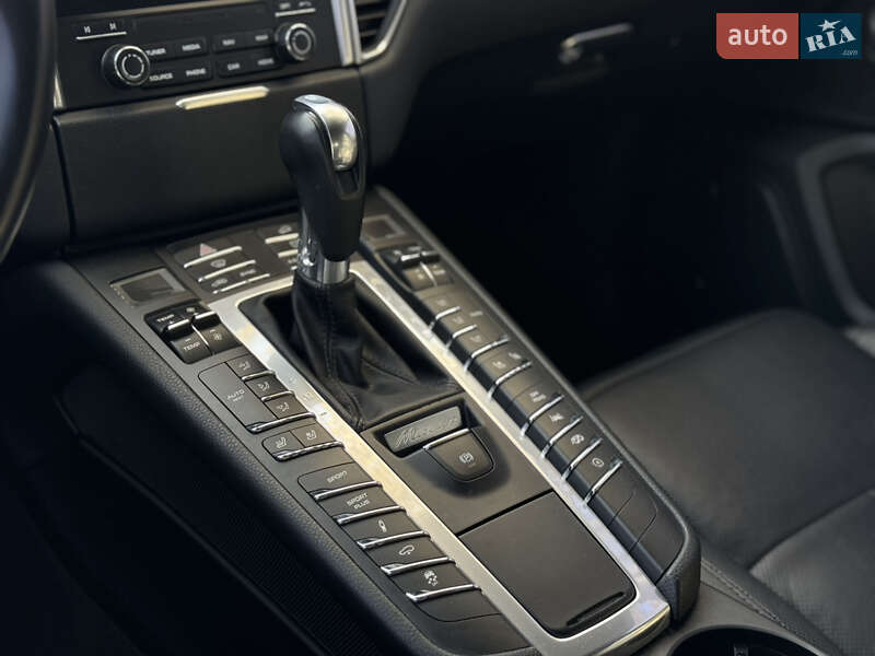 Позашляховик / Кросовер Porsche Macan 2016 в Києві