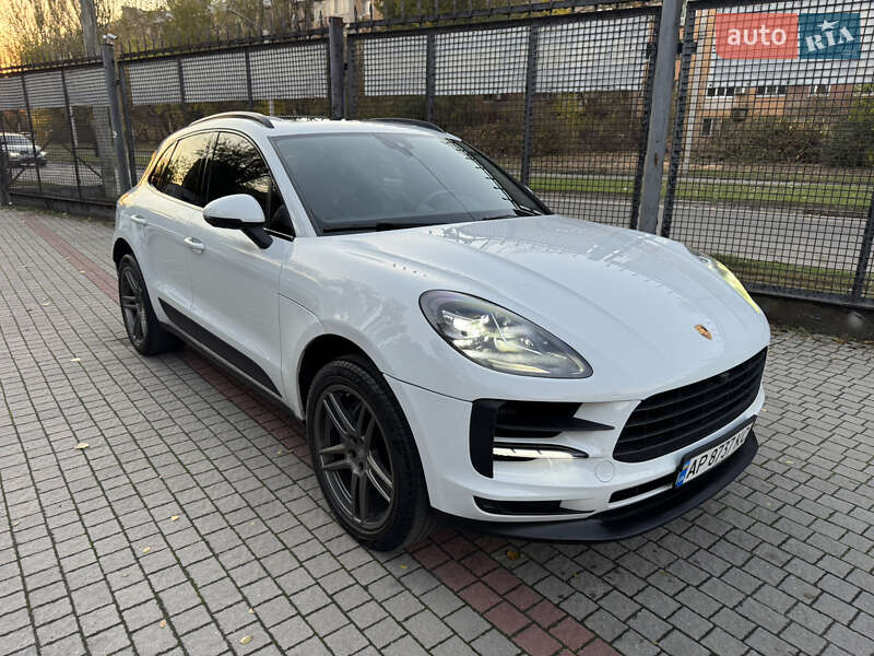 Porsche Macan 2021