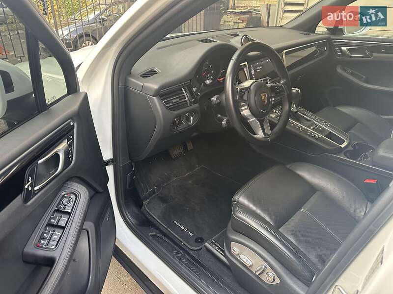 Внедорожник / Кроссовер Porsche Macan 2020 в Киеве