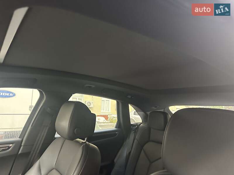 Внедорожник / Кроссовер Porsche Macan 2020 в Киеве