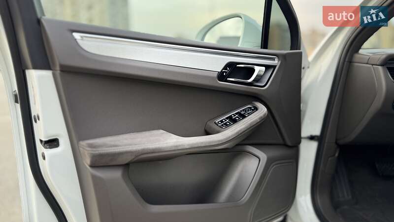 Позашляховик / Кросовер Porsche Macan 2016 в Києві фото 24 Позашляховик / Кросовер Porsche Macan 2016 в Києві