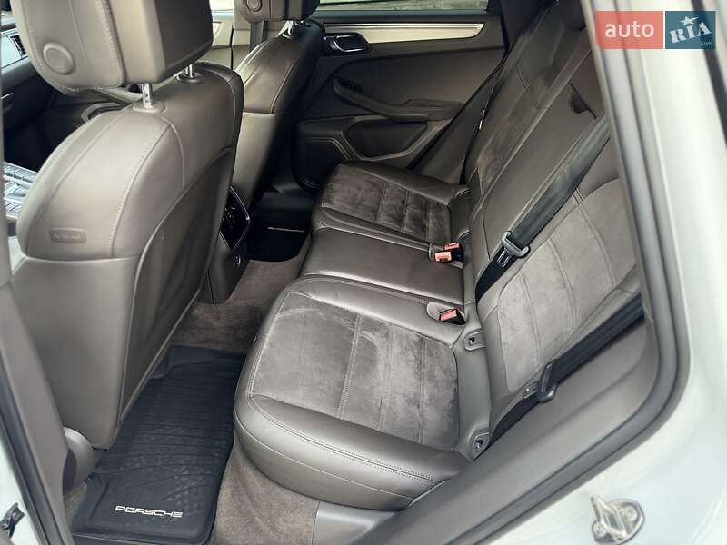 Позашляховик / Кросовер Porsche Macan 2016 в Києві фото 36 Позашляховик / Кросовер Porsche Macan 2016 в Києві