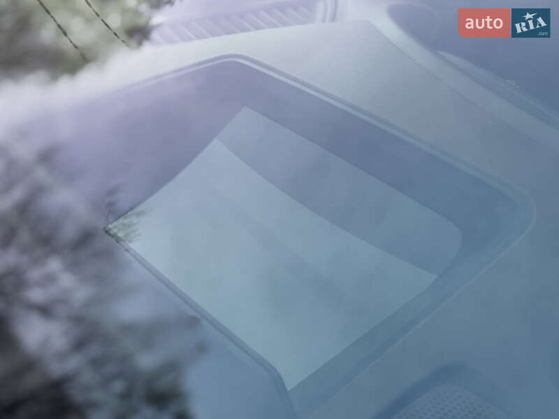 Позашляховик / Кросовер Porsche Macan 2024 в Києві