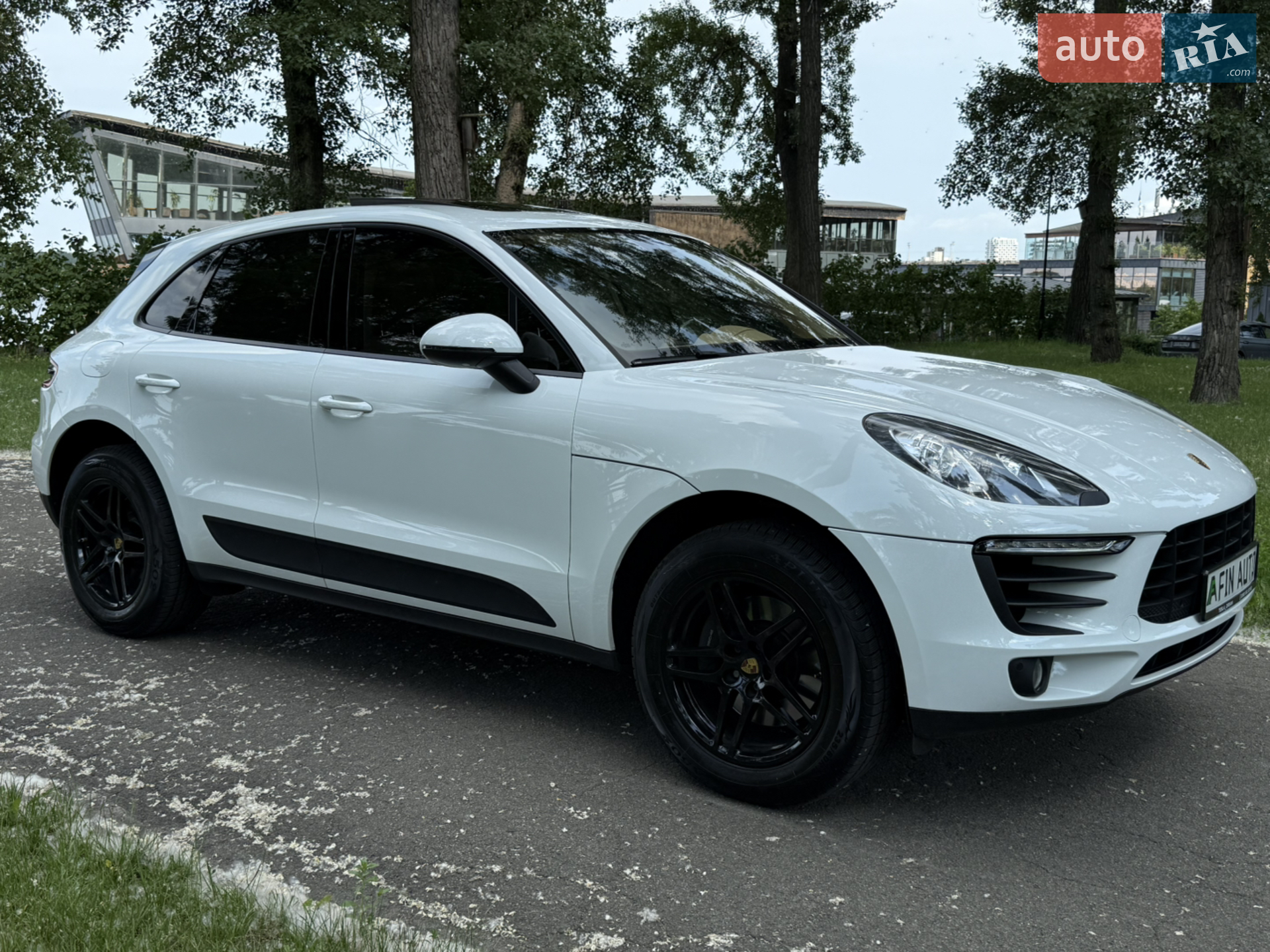 2016 Porsche Macan - мініатюра 11