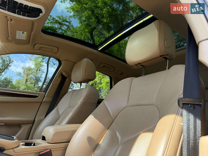 Внедорожник / Кроссовер Porsche Macan 2016 в Черкассах