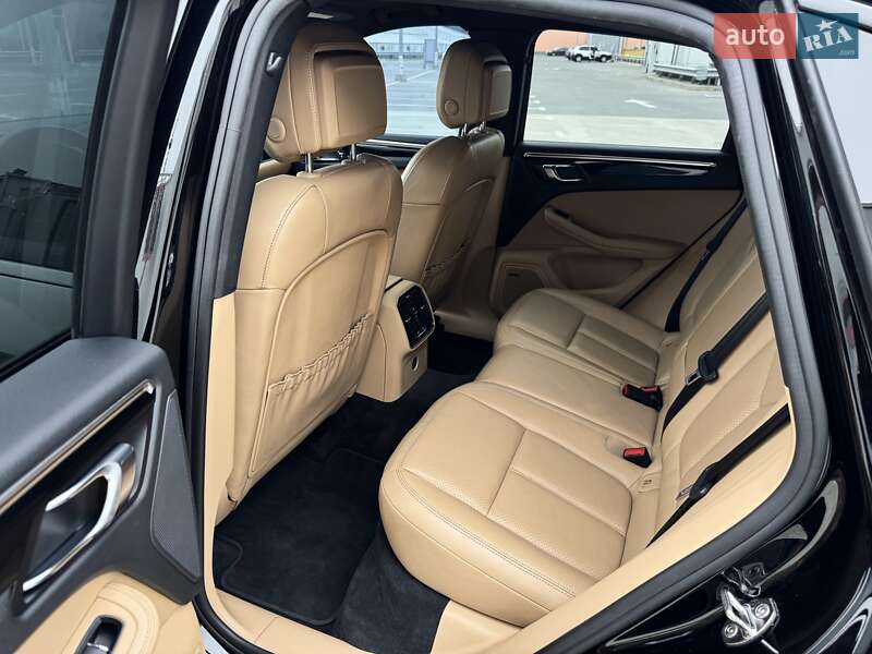 Внедорожник / Кроссовер Porsche Macan 2018 в Киеве