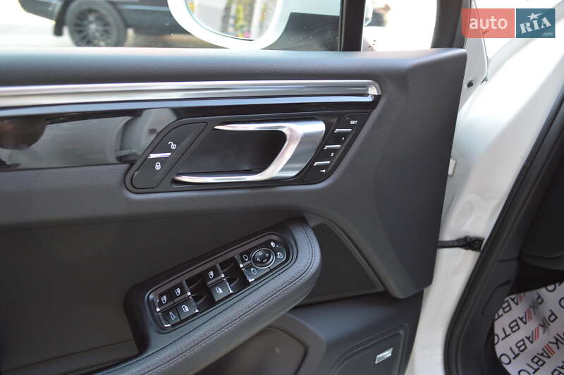 Внедорожник / Кроссовер Porsche Macan 2018 в Львове