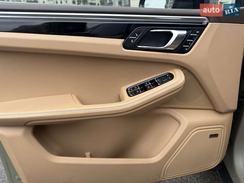 Позашляховик / Кросовер Porsche Macan 2017 в Києві