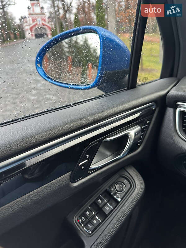 Позашляховик / Кросовер Porsche Macan 2015 в Києві