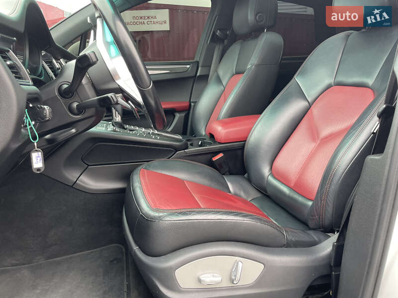 Внедорожник / Кроссовер Porsche Macan 2015 в Киеве