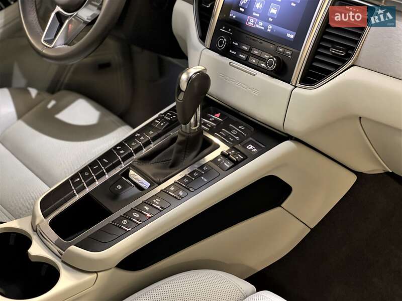 Внедорожник / Кроссовер Porsche Macan 2017 в Киеве фото 48 Внедорожник / Кроссовер Porsche Macan 2017 в Киеве