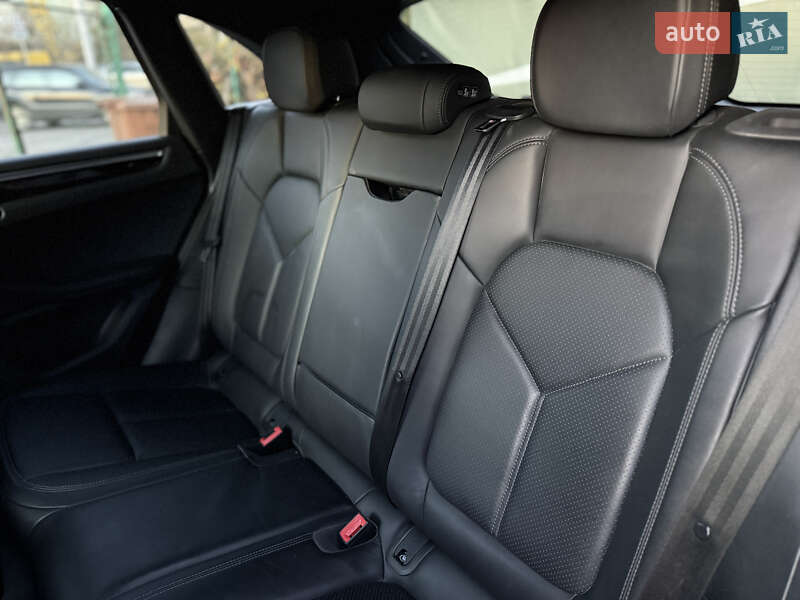 Позашляховик / Кросовер Porsche Macan 2021 в Чернівцях фото 27 Позашляховик / Кросовер Porsche Macan 2021 в Чернівцях