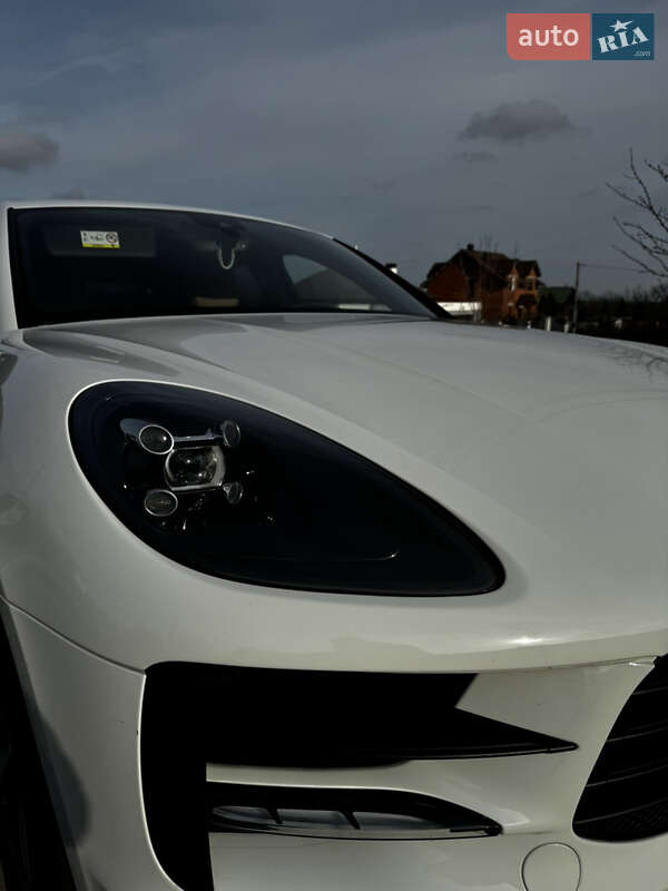 Позашляховик / Кросовер Porsche Macan 2020 в Дніпрі