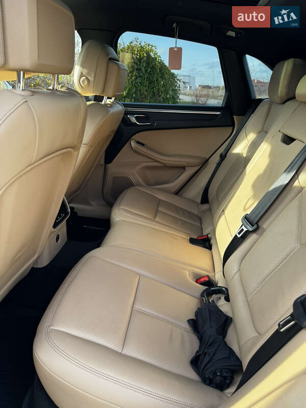 Позашляховик / Кросовер Porsche Macan 2020 в Дніпрі