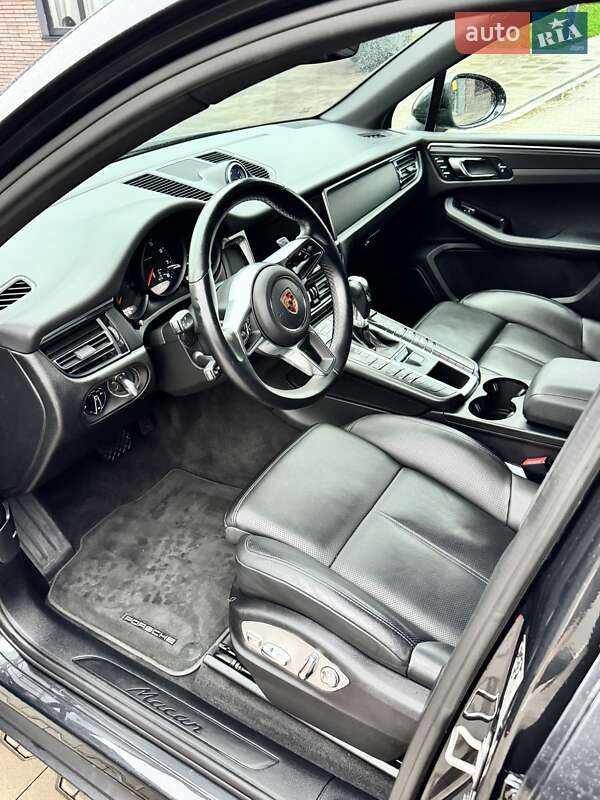 Внедорожник / Кроссовер Porsche Macan 2019 в Киеве