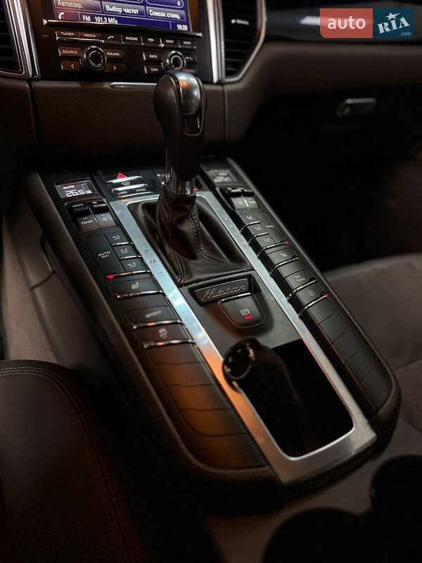 Внедорожник / Кроссовер Porsche Macan 2015 в Полтаве