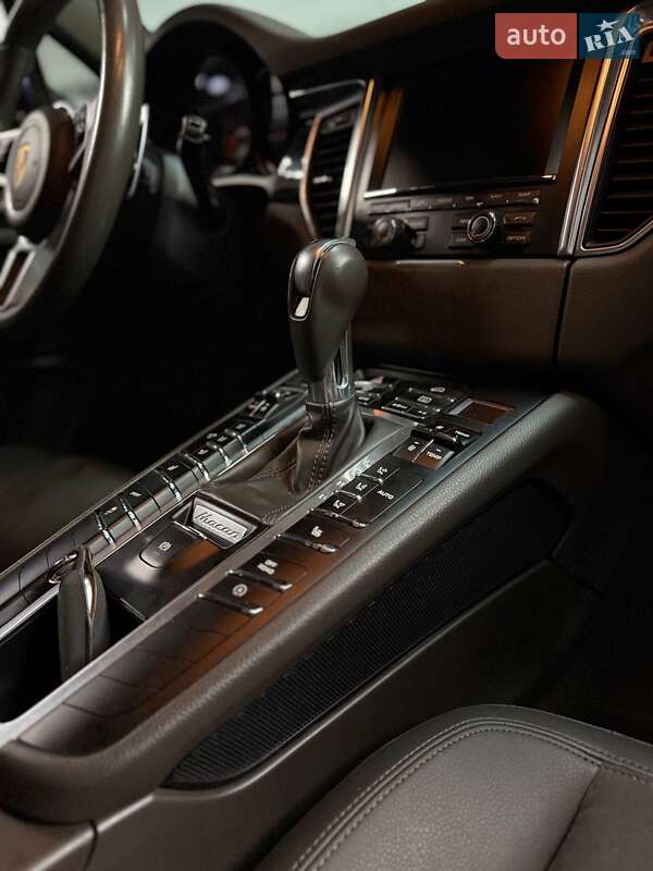 Внедорожник / Кроссовер Porsche Macan 2015 в Полтаве