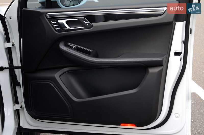 Позашляховик / Кросовер Porsche Macan 2015 в Києві