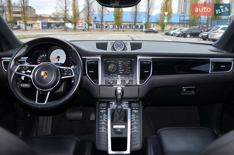 Позашляховик / Кросовер Porsche Macan 2015 в Києві
