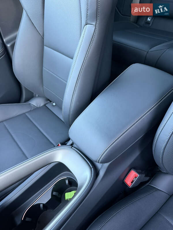 Внедорожник / Кроссовер Porsche Macan 2025 в Львове