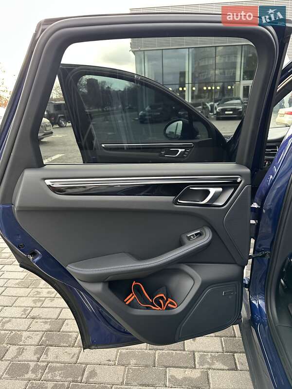 Позашляховик / Кросовер Porsche Macan 2023 в Києві