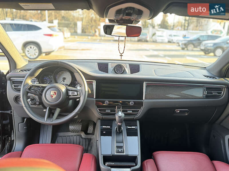 Внедорожник / Кроссовер Porsche Macan 2024 в Киеве