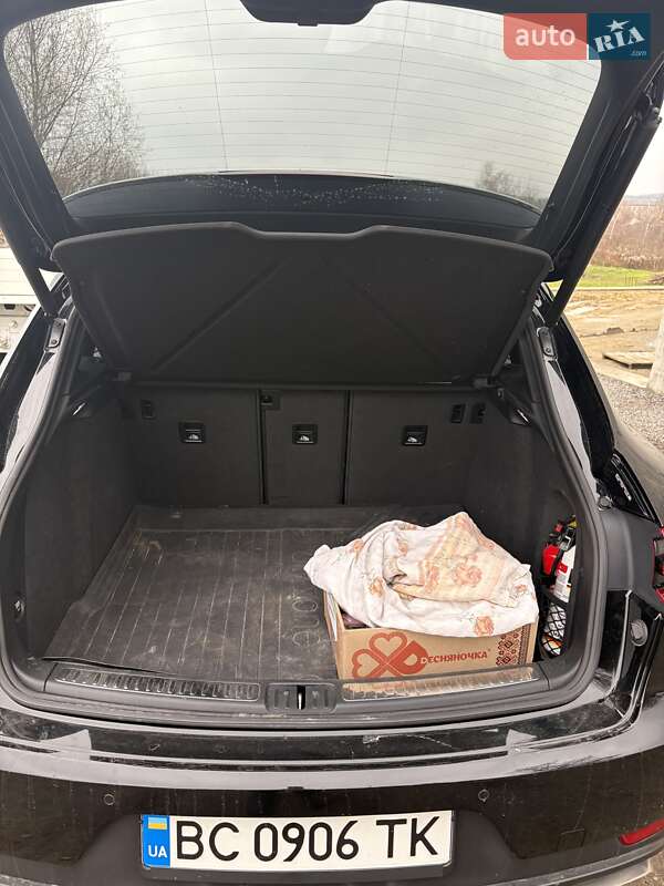 Позашляховик / Кросовер Porsche Macan 2017 в Новояворівську