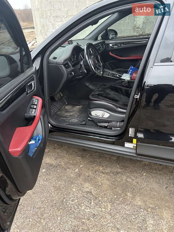 Позашляховик / Кросовер Porsche Macan 2017 в Новояворівську