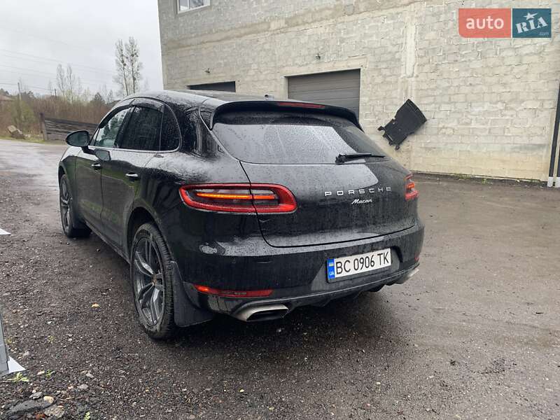 Позашляховик / Кросовер Porsche Macan 2017 в Новояворівську