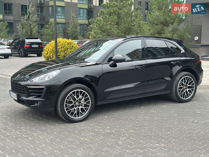Внедорожник / Кроссовер Porsche Macan 2015 в Киеве