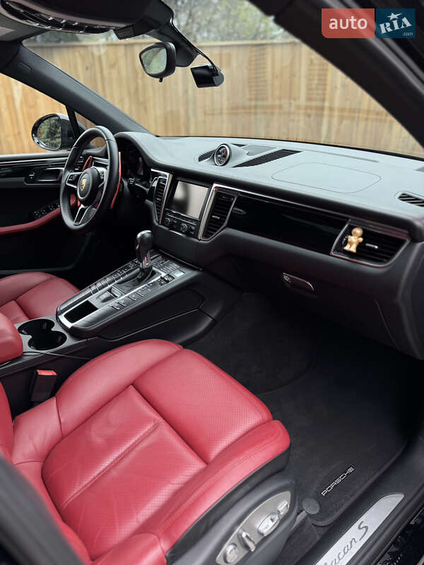 Внедорожник / Кроссовер Porsche Macan 2015 в Киеве