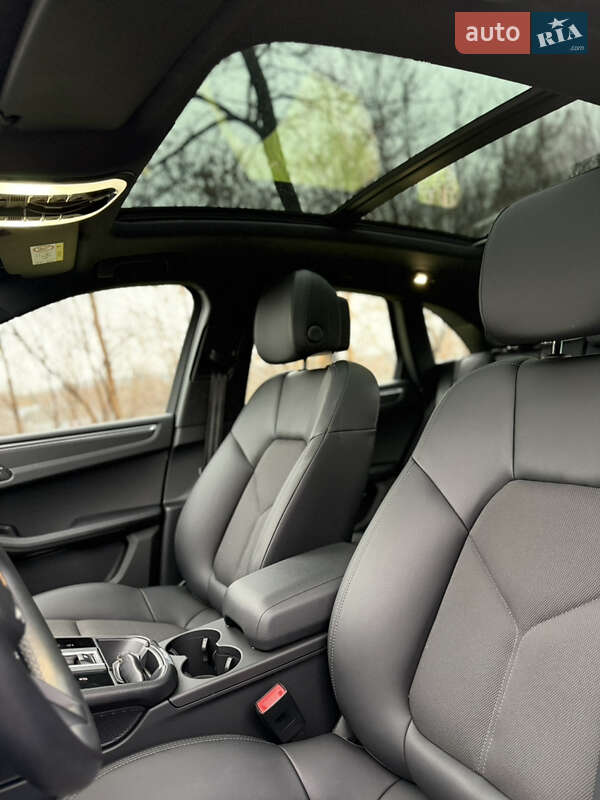 Позашляховик / Кросовер Porsche Macan 2023 в Києві