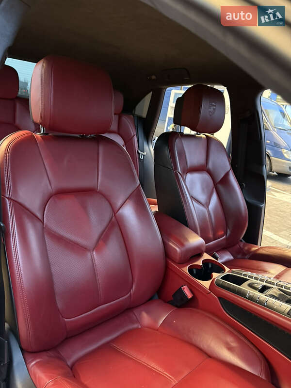 Позашляховик / Кросовер Porsche Macan 2014 в Дніпрі