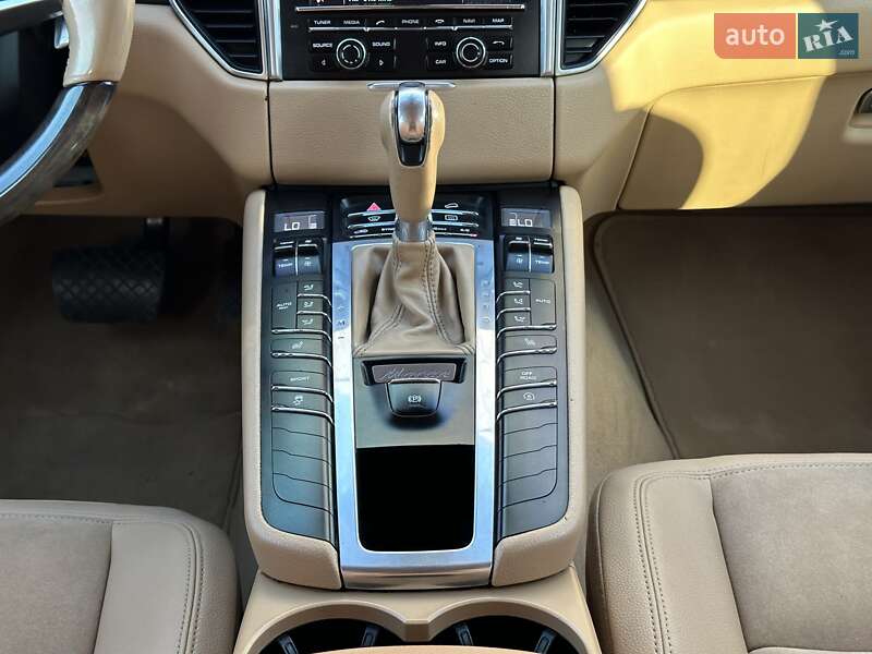 Позашляховик / Кросовер Porsche Macan 2015 в Львові