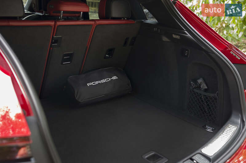 Позашляховик / Кросовер Porsche Macan 2017 в Одесі