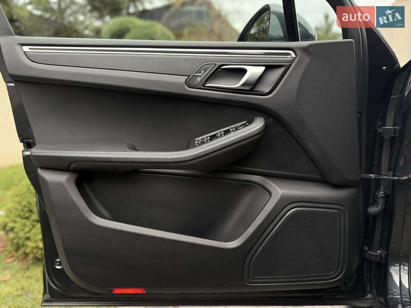 Позашляховик / Кросовер Porsche Macan 2020 в Львові