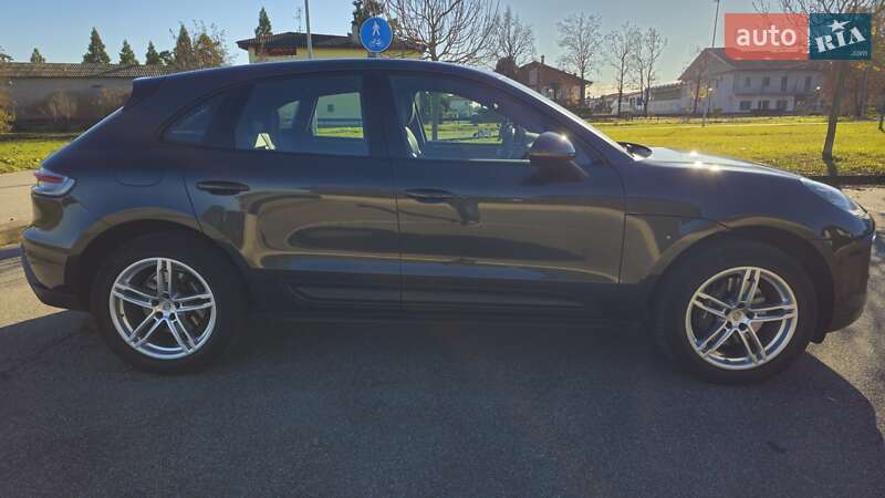 Позашляховик / Кросовер Porsche Macan 2021 в Сумах